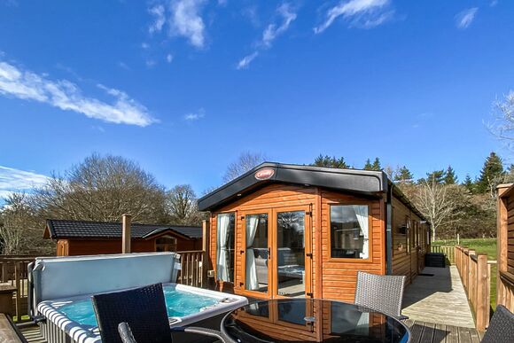 Superior Caravan Hot Tub 4 - Holmans Wood, Chudleigh