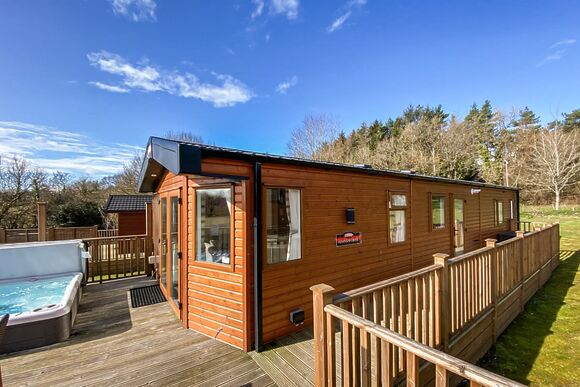 Superior Caravan Hot Tub 4 - Holmans Wood, Chudleigh