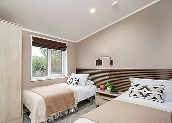 Jura Lodge with Hot Tub 