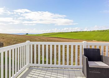 Jura Lodge with Hot Tub - Heads of Ayr Holiday Park, Ayr