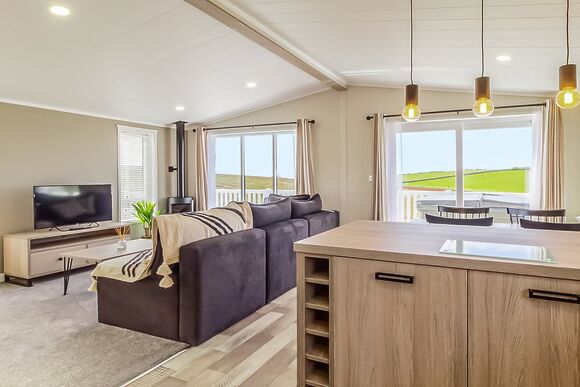 Jura Lodge with Hot Tub - Heads of Ayr Holiday Park, Ayr