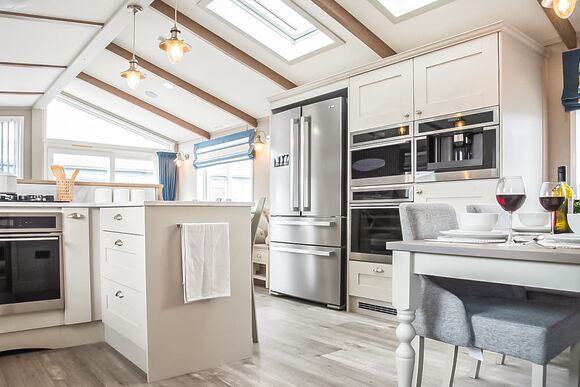 Stargazer 7 berth caravan hot tub sea view (Pet) - St Ives Bay Beach Resort, Hayle