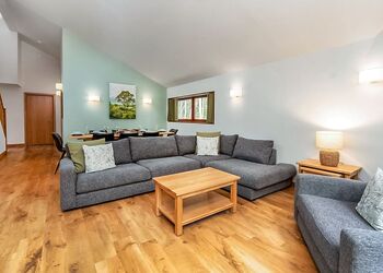 Classic Golden Oak 4 (Pet) - Keldy, Nr Pickering