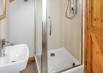 Classic Golden Oak 3 - Keldy, Pickering