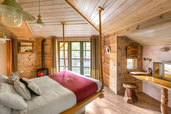 Classic Golden Oak Treehouse - Keldy, Nr Pickering