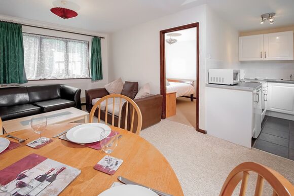 Silver Bungalow 2 (Sleeps 4)