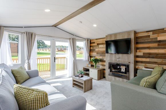 Alford Spa (Pet) - Kenwick Woods, Louth, Lincolnshire Wolds