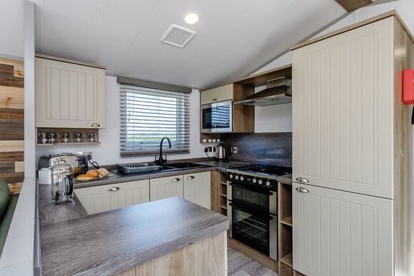 Alford Spa (Pet) - Kenwick Woods, Louth, Lincolnshire Wolds