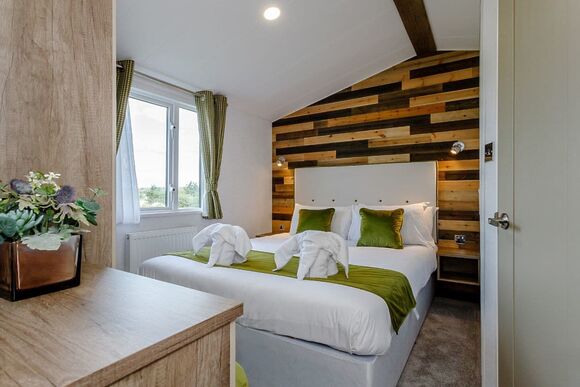 Alford Spa (Pet) - Kenwick Woods, Louth, Lincolnshire Wolds