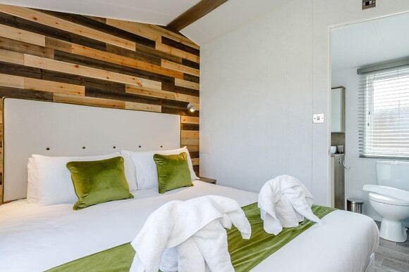 Alford Spa (Pet) - Kenwick Woods, Louth, Lincolnshire Wolds