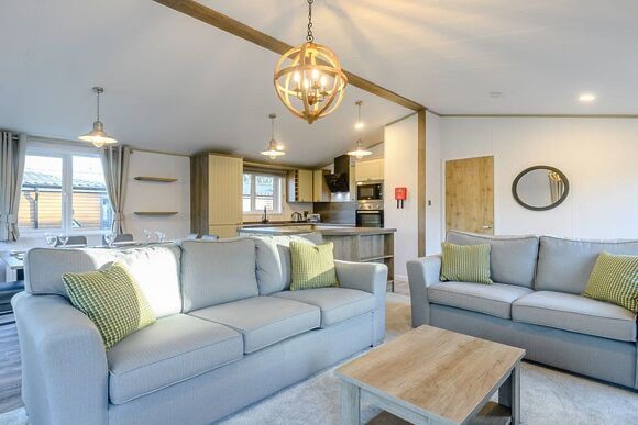 Brayford Lodge Spa (Pet) - Kenwick Woods, Louth, Lincolnshire Wolds