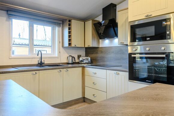 Brayford Lodge Spa (Pet) - Kenwick Woods, Louth, Lincolnshire Wolds