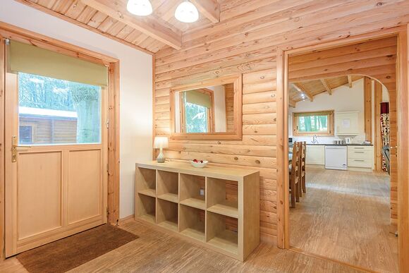 Cedar Lodge (Pet) - Kenwick Woods, Louth, Lincolnshire Wolds