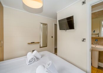 Turner 4 Premier - Keswick Reach Lodge Retreat, Bewaldeth, Keswick