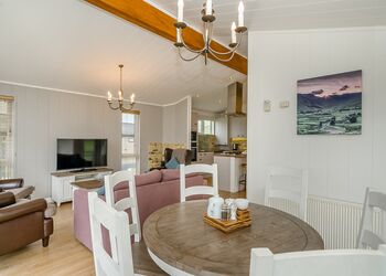 Turner Premier 3 - Keswick Reach Lodge Retreat, Bewaldeth, Keswick