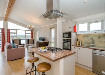 Turner Premier 3 - Keswick Reach Lodge Retreat, Bewaldeth, Keswick