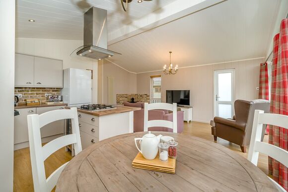 Keswick Reach Lodge Retreat