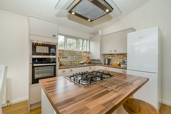 Keswick Reach Lodge Retreat