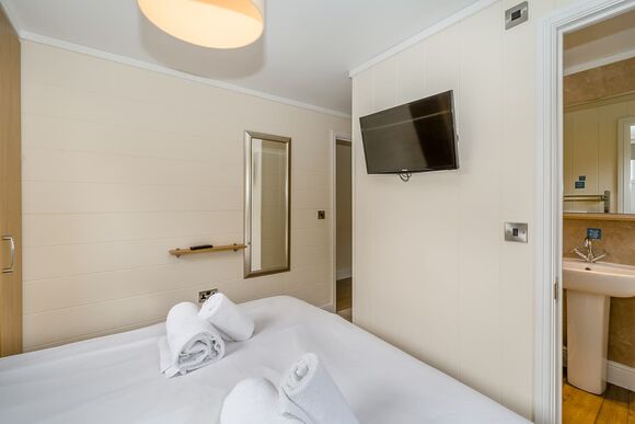 Turner 4 Premier - Keswick Reach Lodge Retreat, Bewaldeth, Keswick