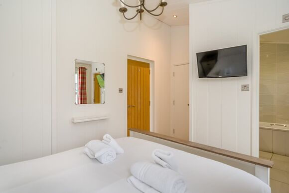 Turner 3 - Keswick Reach Lodge Retreat, Bewaldeth, Keswick