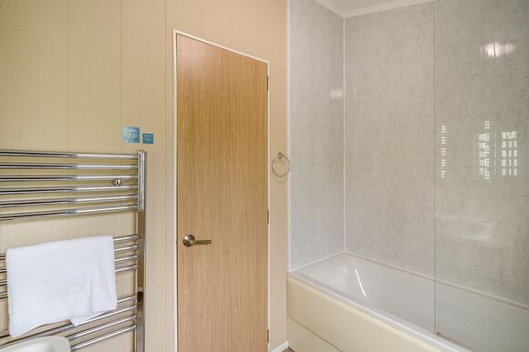 Ruskin Premier 1 - Keswick Reach Lodge Retreat, Bewaldeth, Keswick