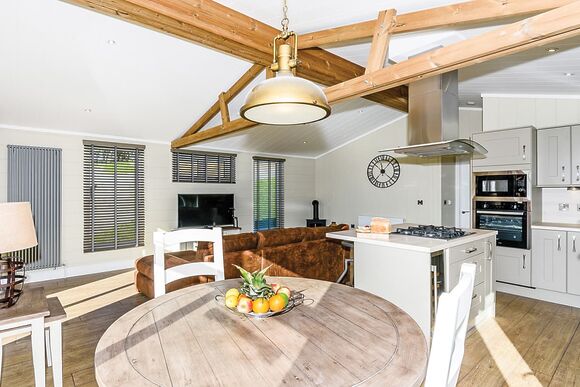 Walpole Log Burner - Keswick Reach Lodge Retreat, Bewaldeth, Keswick