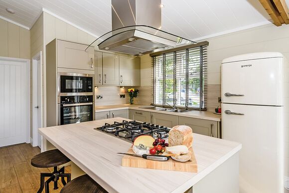 Walpole Log Burner - Keswick Reach Lodge Retreat, Bewaldeth, Keswick