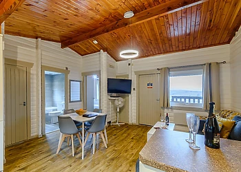 Elf Kirk Spa (Pet) - Kielder Waterside, Kielder Water and Forest Park