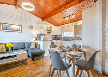 Elf Kirk Spa (Pet) - Kielder Waterside, Kielder Water and Forest Park