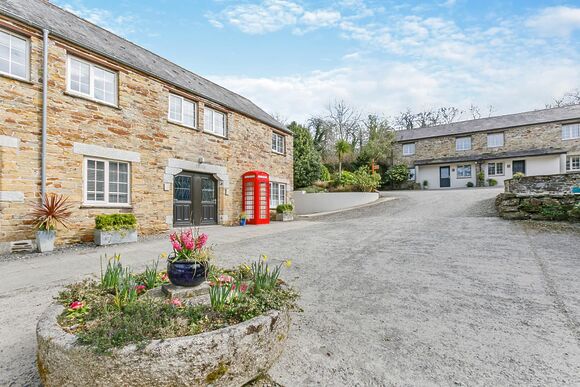 Above Town - Kilminorth Cottages, Watergate, Looe