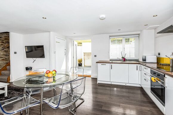 Apple Cottage - Kilminorth Cottages, Watergate, Looe