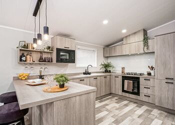 3 Bed Platinum Hot Tub Lodge - Killigarth Manor, Polperro, Looe