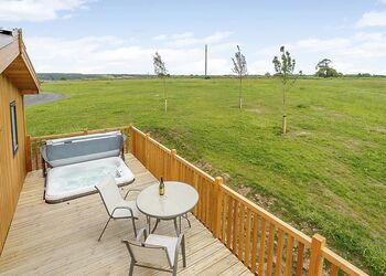 Mulberry Lodge - Knights Lodges, Bretby, Derbyshire