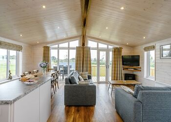 Field View Lodge - Knights Lodges, Bretby, Derbyshire