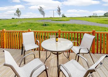 Knights Lodges (Pet) - Knights Lodges, Bretby, Derbyshire