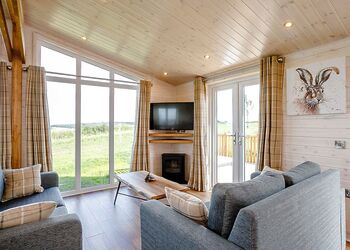 Knights Lodges (Pet) - Knights Lodges, Bretby, Derbyshire