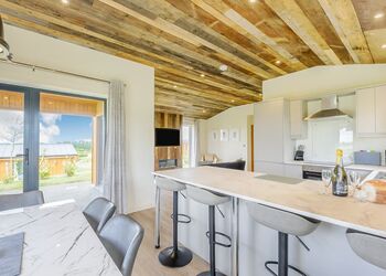 Autograph 2 Bed - Knights Lodges, Bretby, Derbyshire