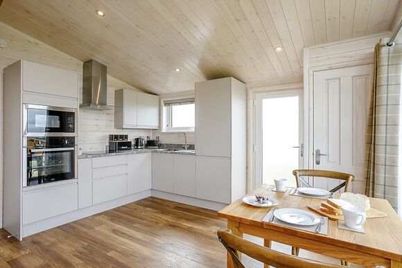 Mulberry Lodge - Knights Lodges, Bretby, Derbyshire