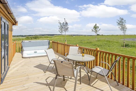 Knights Lodge - Knights Lodges, Bretby, Derbyshire