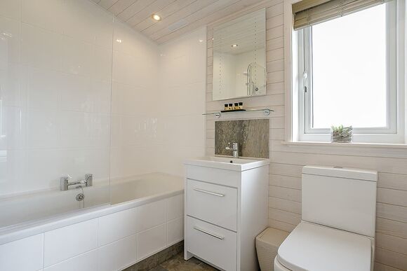 Knights Lodge - Knights Lodges, Bretby, Derbyshire