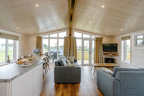Field View Lodge - Knights Lodges, Bretby, Derbyshire