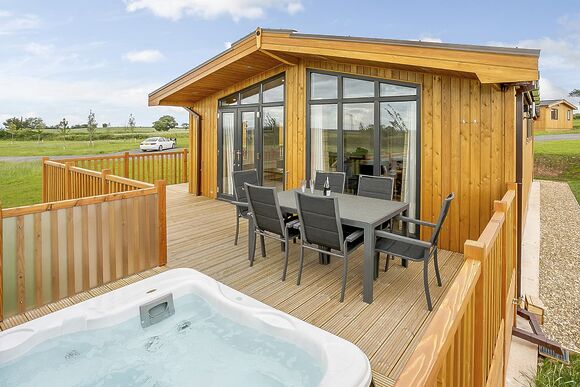 Field View Lodge - Knights Lodges, Bretby, Derbyshire