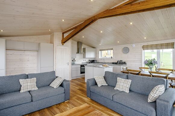 Field View Lodge - Knights Lodges, Bretby, Derbyshire