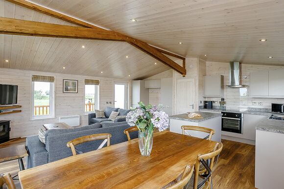 Field View Lodge - Knights Lodges, Bretby, Derbyshire