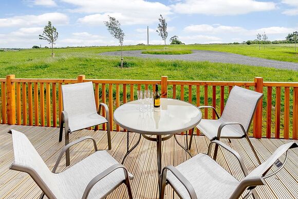 Knights Lodges (Pet) - Knights Lodges, Bretby, Derbyshire