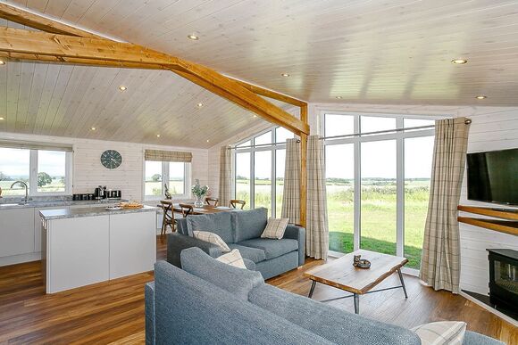 Knights Lodges (Pet) - Knights Lodges, Bretby, Derbyshire