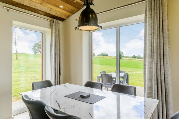 Autograph 2 Bed - Knights Lodges, Bretby, Derbyshire