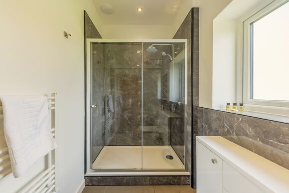 Autograph 2 Bed - Knights Lodges, Bretby, Derbyshire