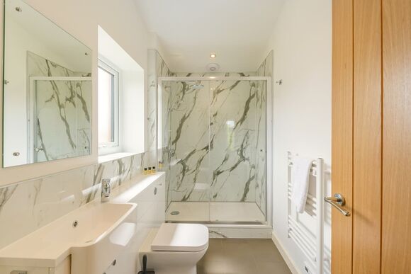 Autograph 3 Bed - Knights Lodges, Bretby, Derbyshire