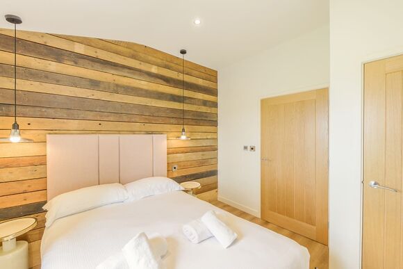 Autograph 3 Bed - Knights Lodges, Bretby, Derbyshire